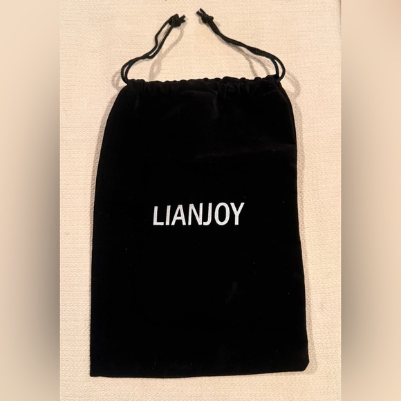 New Foldable Hair Dyer Blue Lightweight 2 Heat Settings Includes Travel Bag - Picture 10 of 10